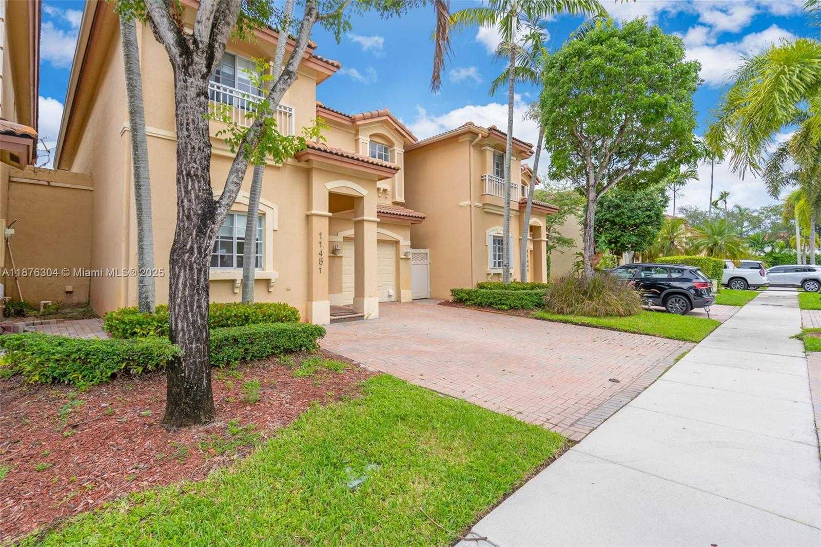 Small Image of 11451 NORTH WEST 68TH TER #11451, Doral Number 2