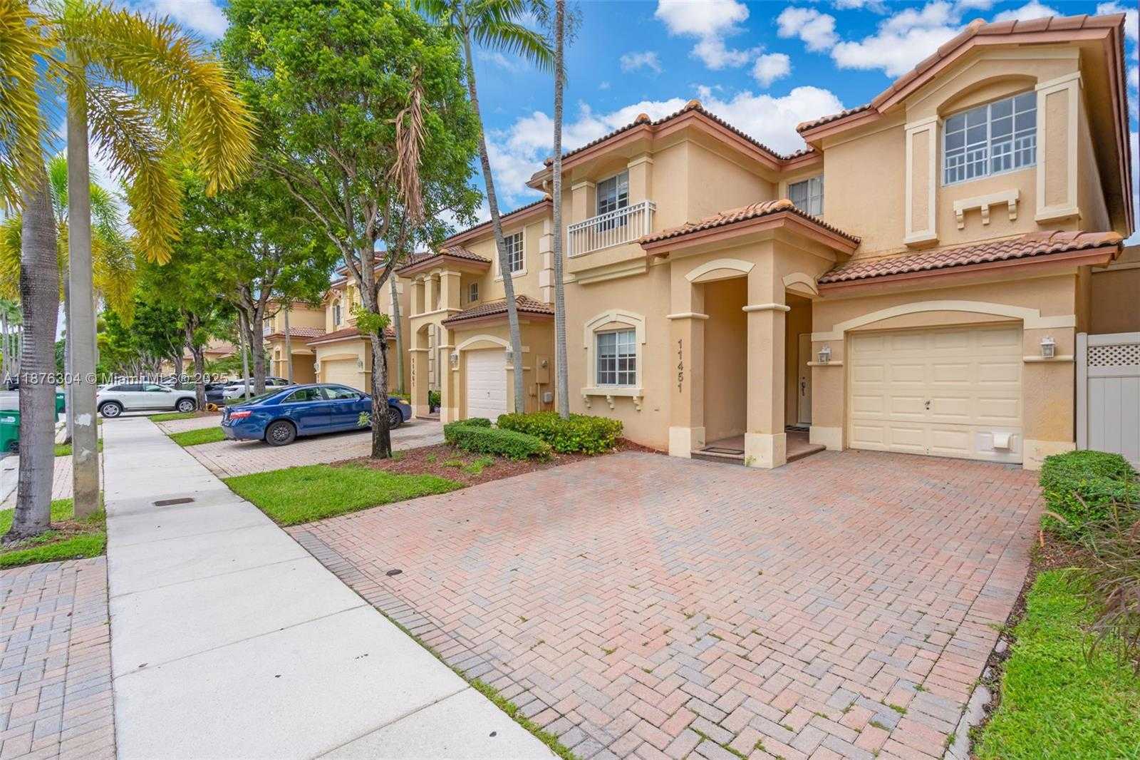 Small Image of 11451 NORTH WEST 68TH TER #11451, Doral Number 3
