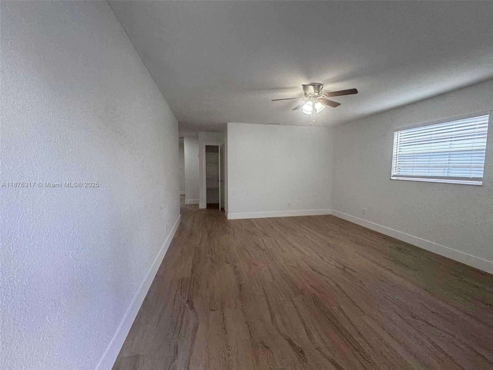 Small Image of 106 NORTH WEST 1ST ST, Hallandale Beach Number 12