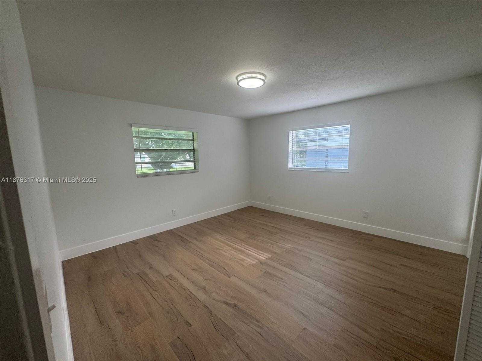 Small Image of 106 NORTH WEST 1ST ST, Hallandale Beach Number 15