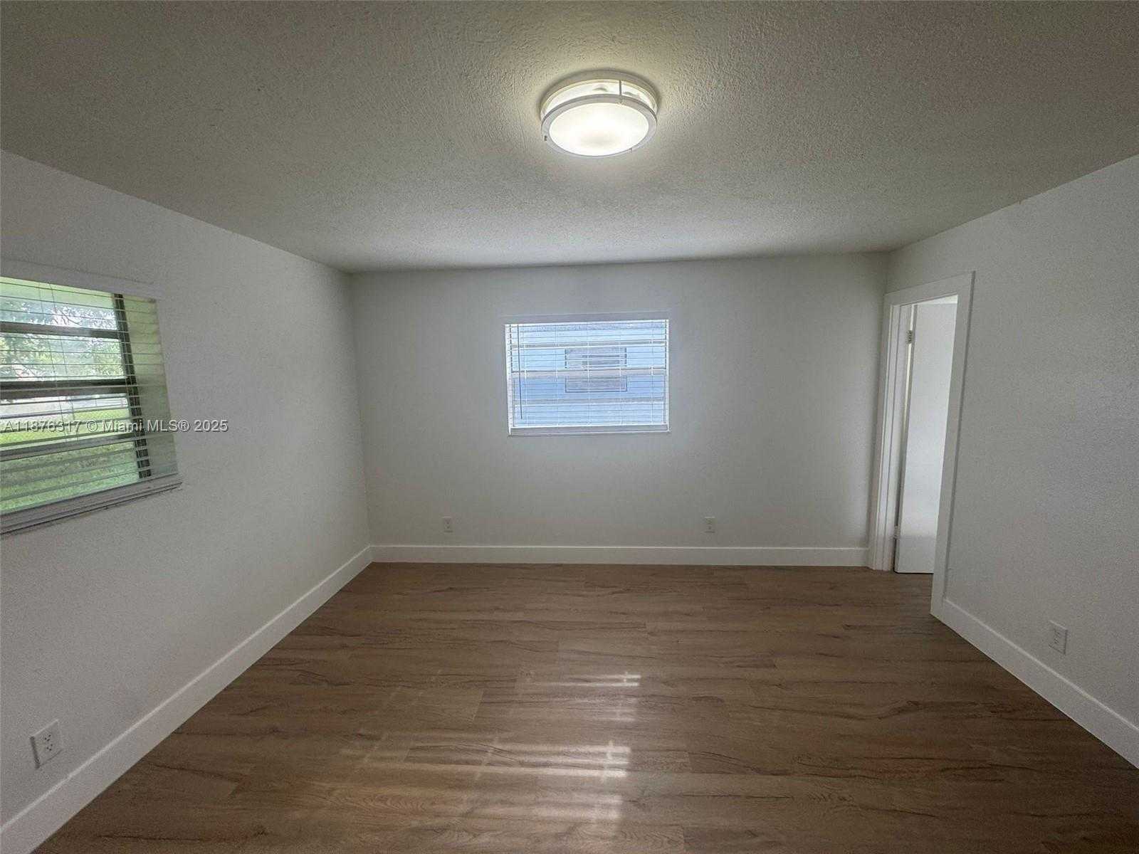 Small Image of 106 NORTH WEST 1ST ST, Hallandale Beach Number 16