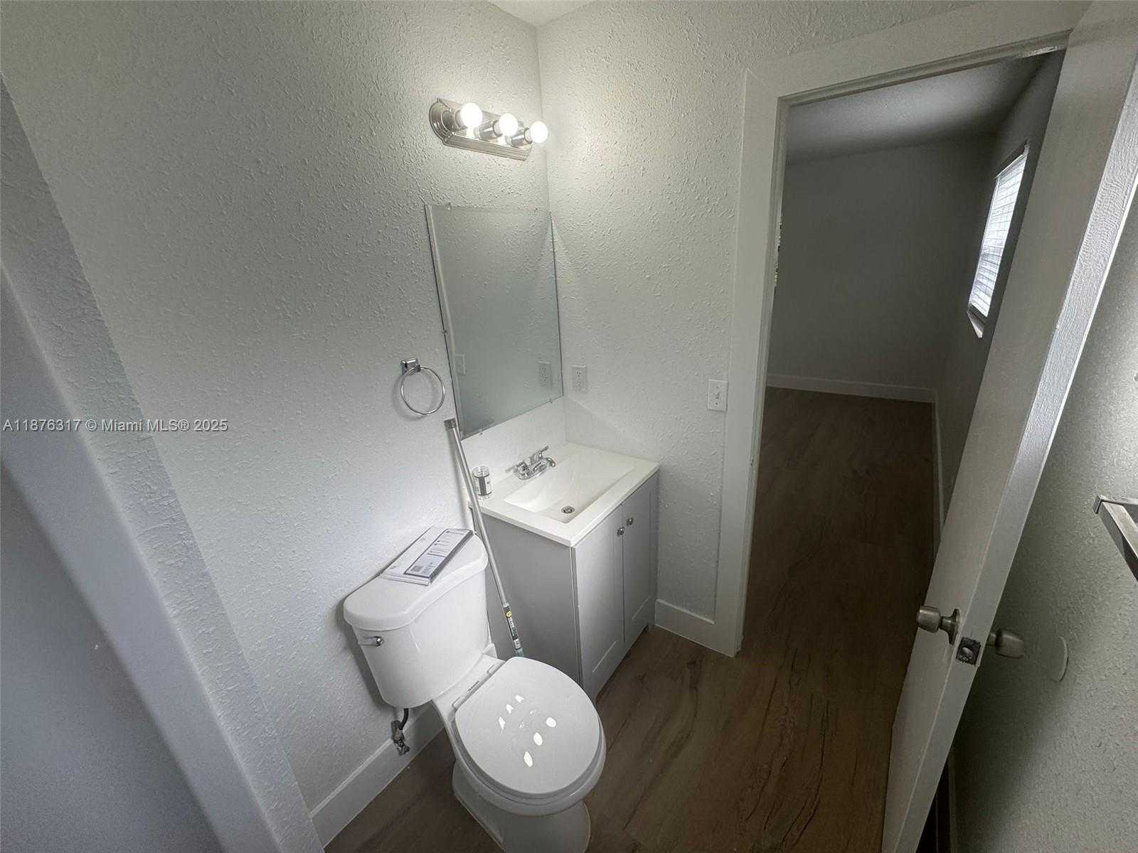 Small Image of 106 NORTH WEST 1ST ST, Hallandale Beach Number 18