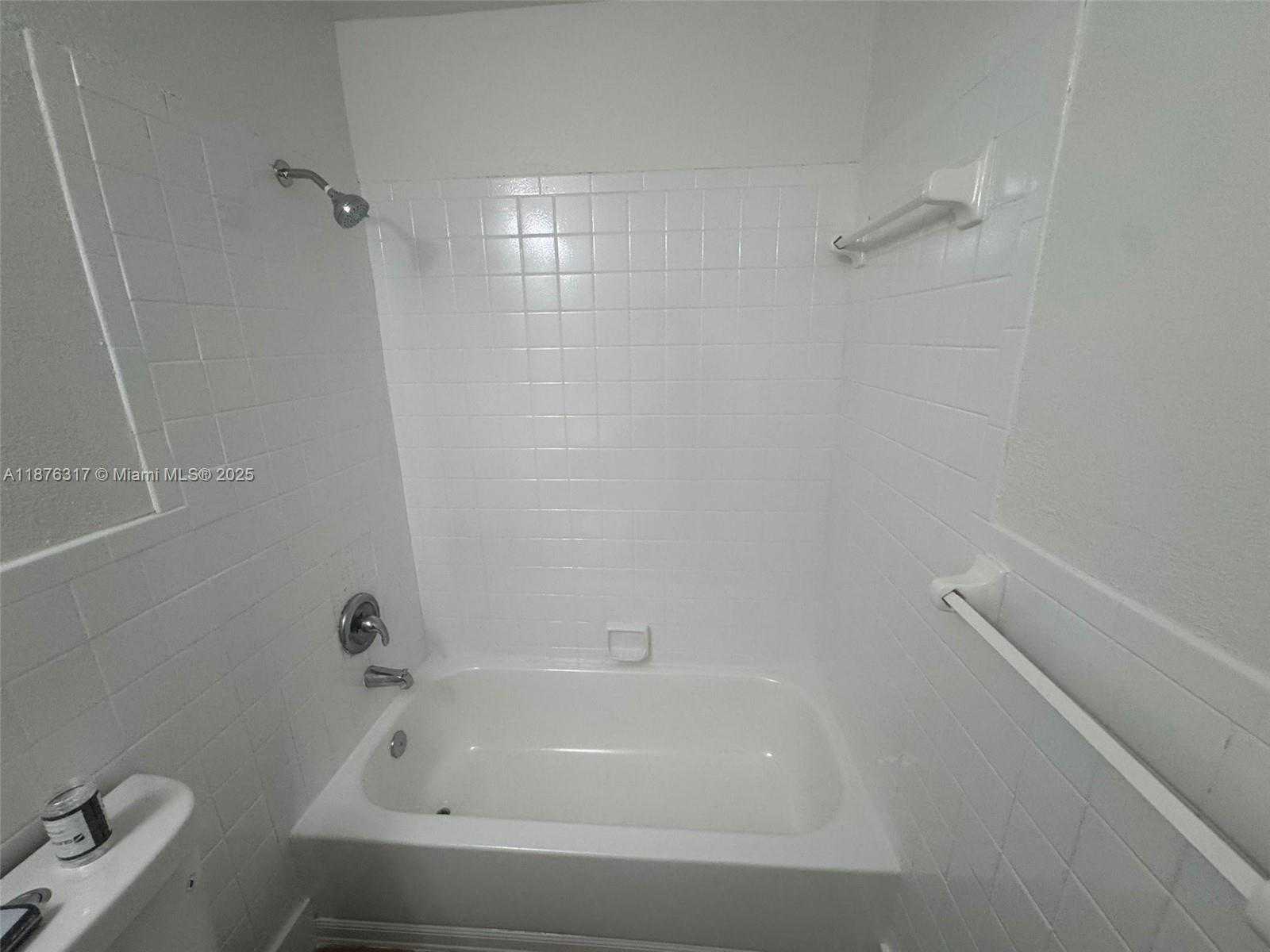 Small Image of 106 NORTH WEST 1ST ST, Hallandale Beach Number 23