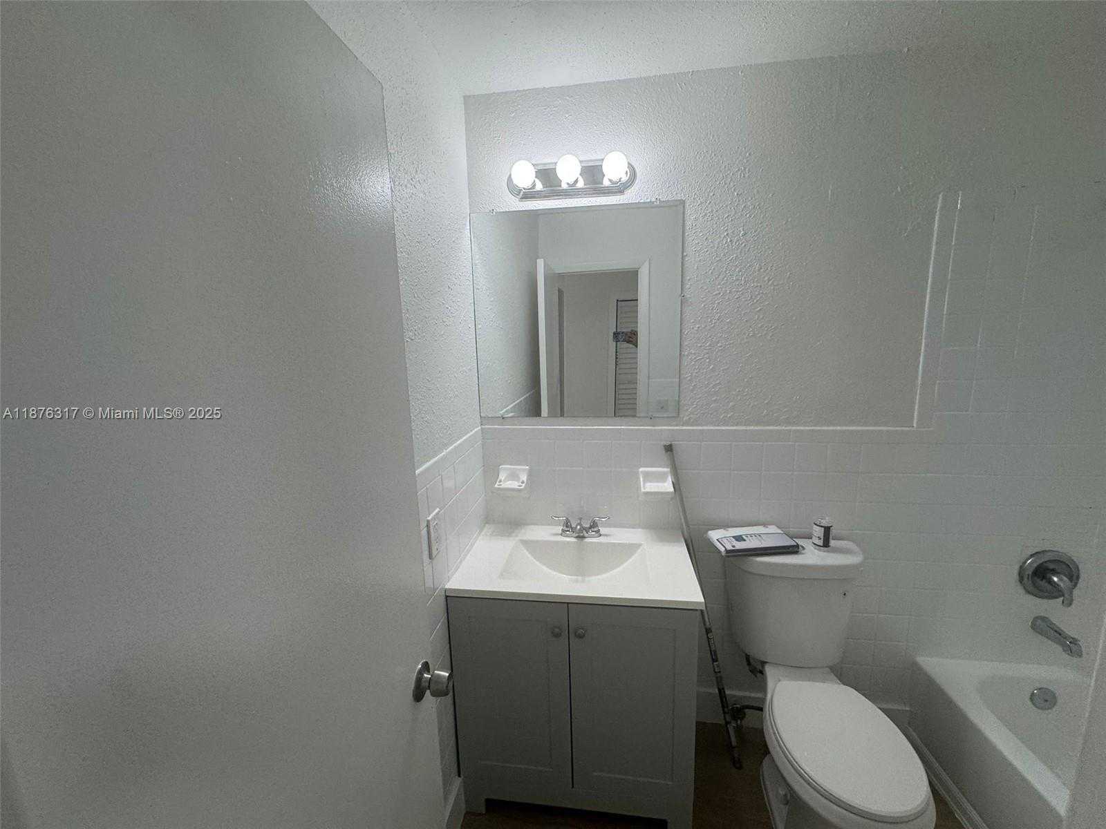 Small Image of 106 NORTH WEST 1ST ST, Hallandale Beach Number 24
