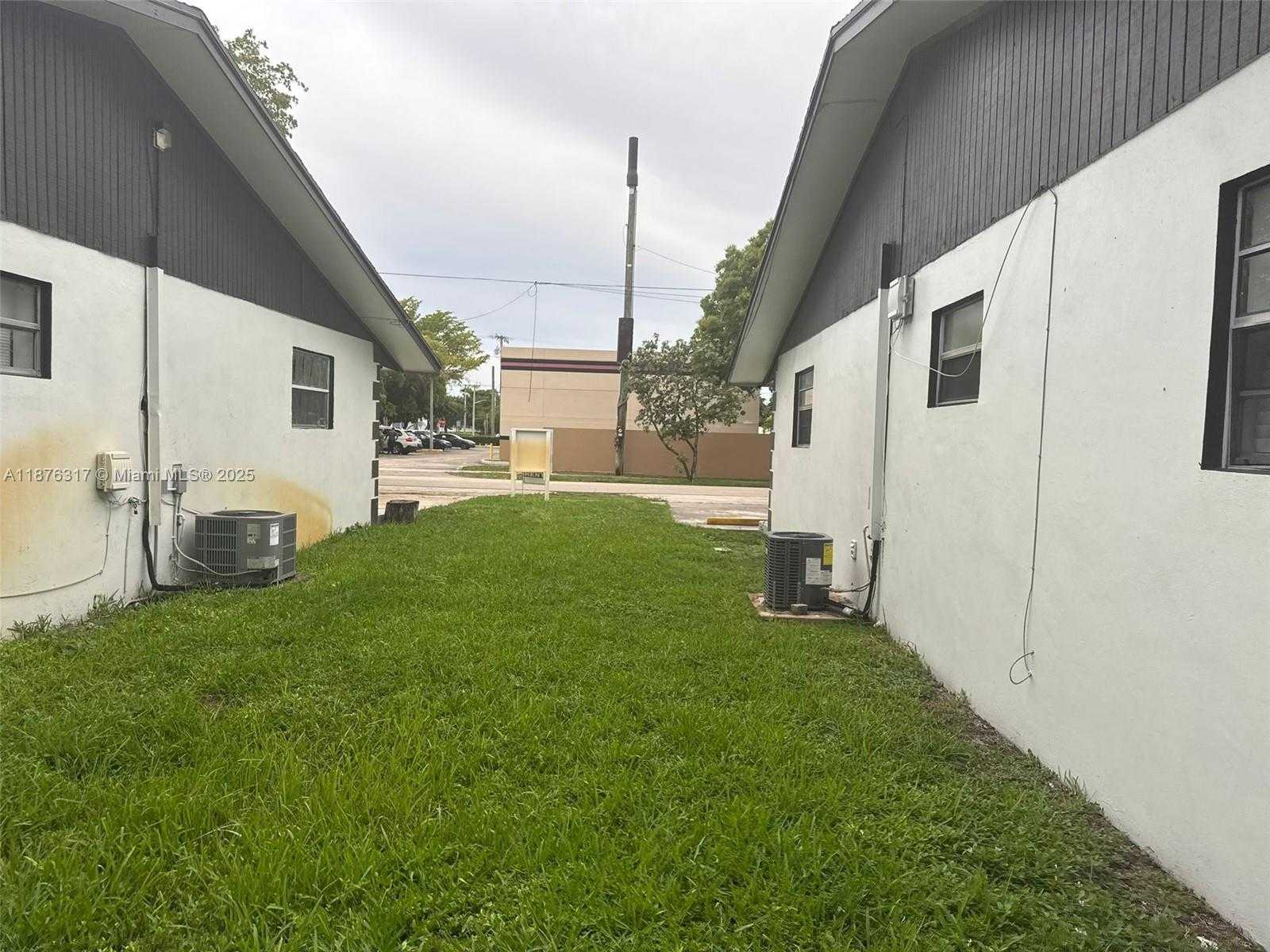 Small Image of 106 NORTH WEST 1ST ST, Hallandale Beach Number 28