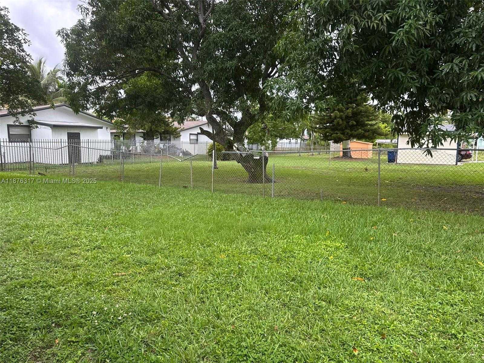 Small Image of 106 NORTH WEST 1ST ST, Hallandale Beach Number 30