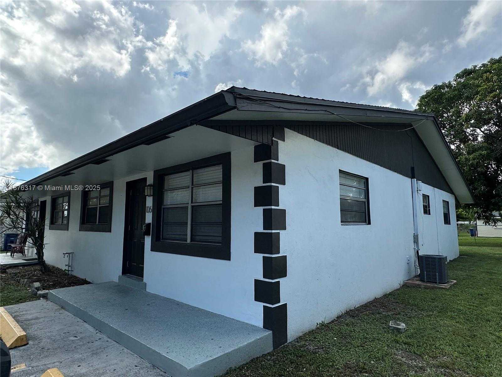 Small Image of 106 NORTH WEST 1ST ST, Hallandale Beach Number 39