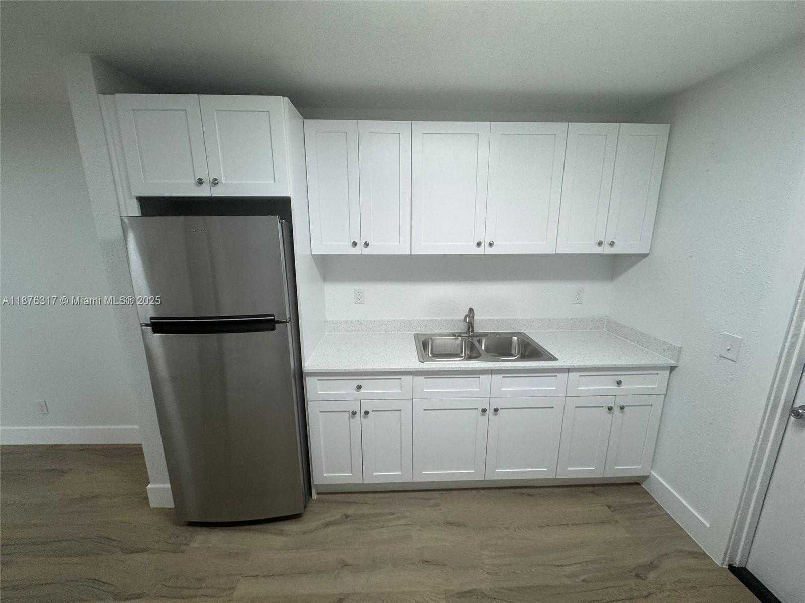 Small Image of 106 NORTH WEST 1ST ST, Hallandale Beach Number 5