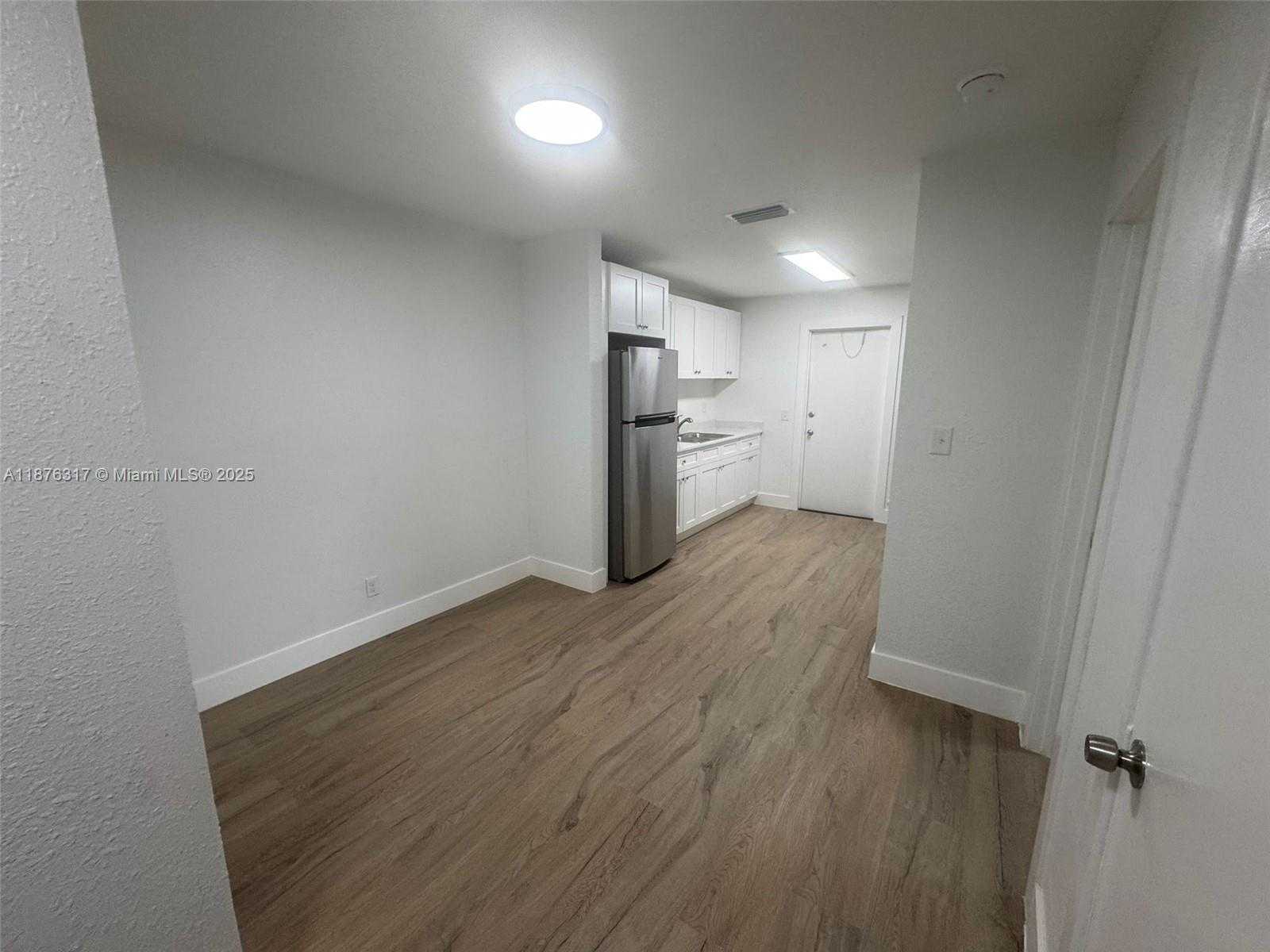 Small Image of 106 NORTH WEST 1ST ST, Hallandale Beach Number 7