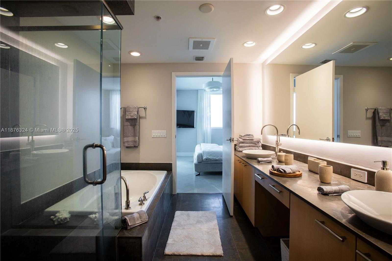 Small Image of 3801 COLLINS AVE #704, Miami Beach Number 10
