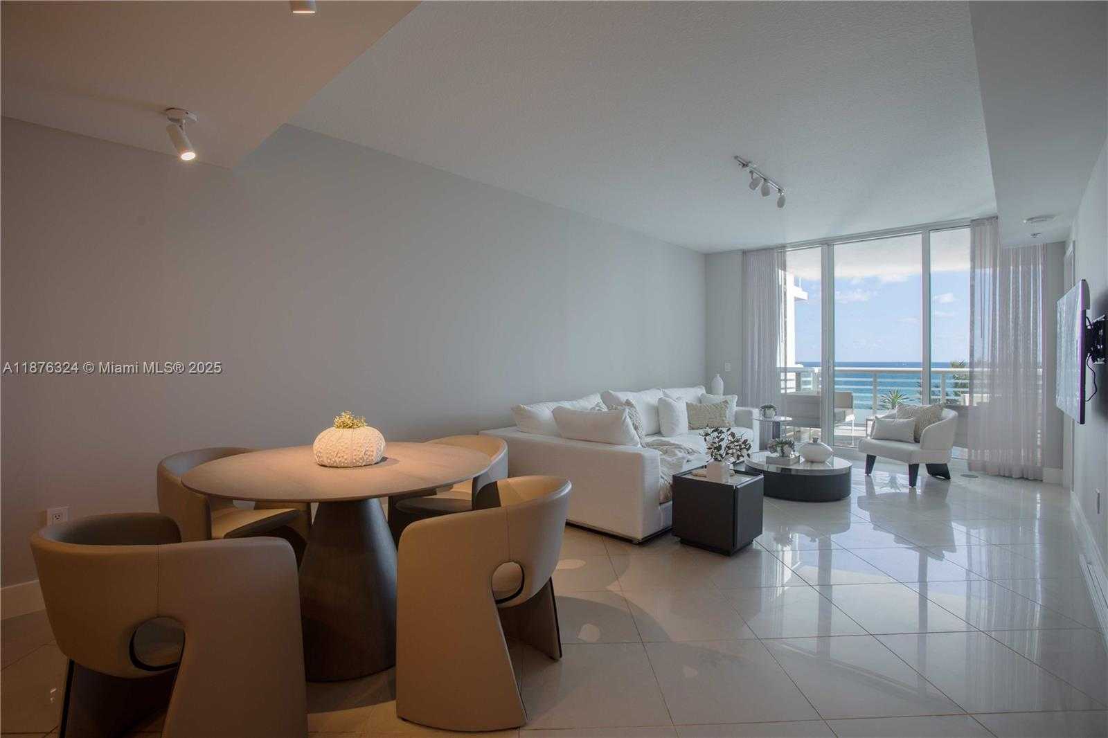 Small Image of 3801 COLLINS AVE #704, Miami Beach Number 2