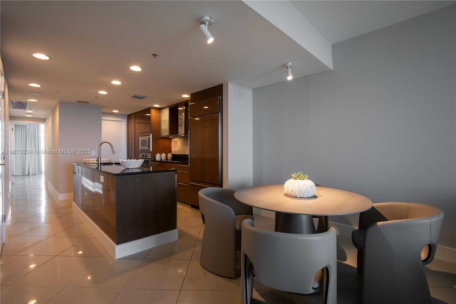 Small Image of 3801 COLLINS AVE #704, Miami Beach Number 3