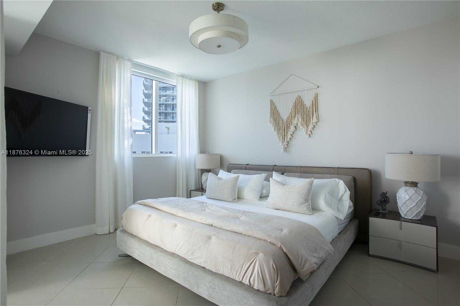 Small Image of 3801 COLLINS AVE #704, Miami Beach Number 8