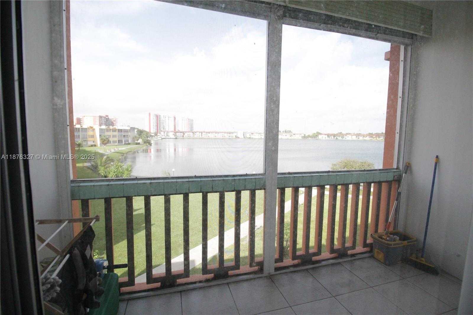 Small Image of 1591 NORTH EAST MIAMI GARDENS DR #302, Miami Number 10