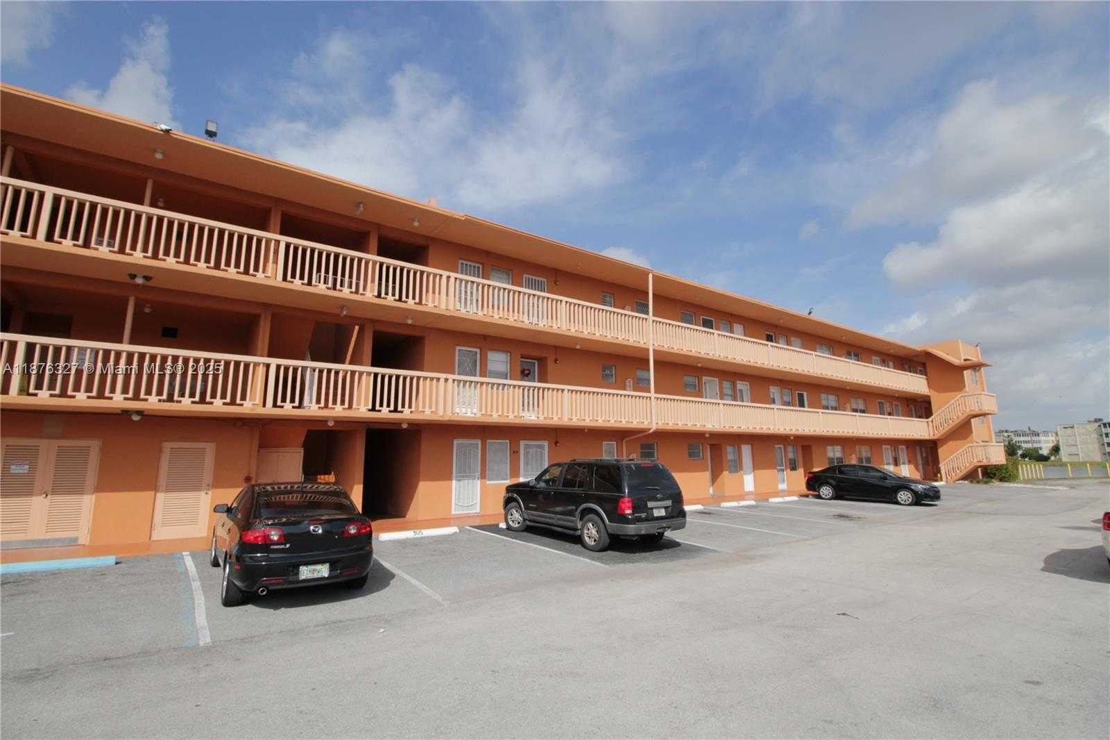 Small Image of 1591 NORTH EAST MIAMI GARDENS DR #302, Miami Number 11