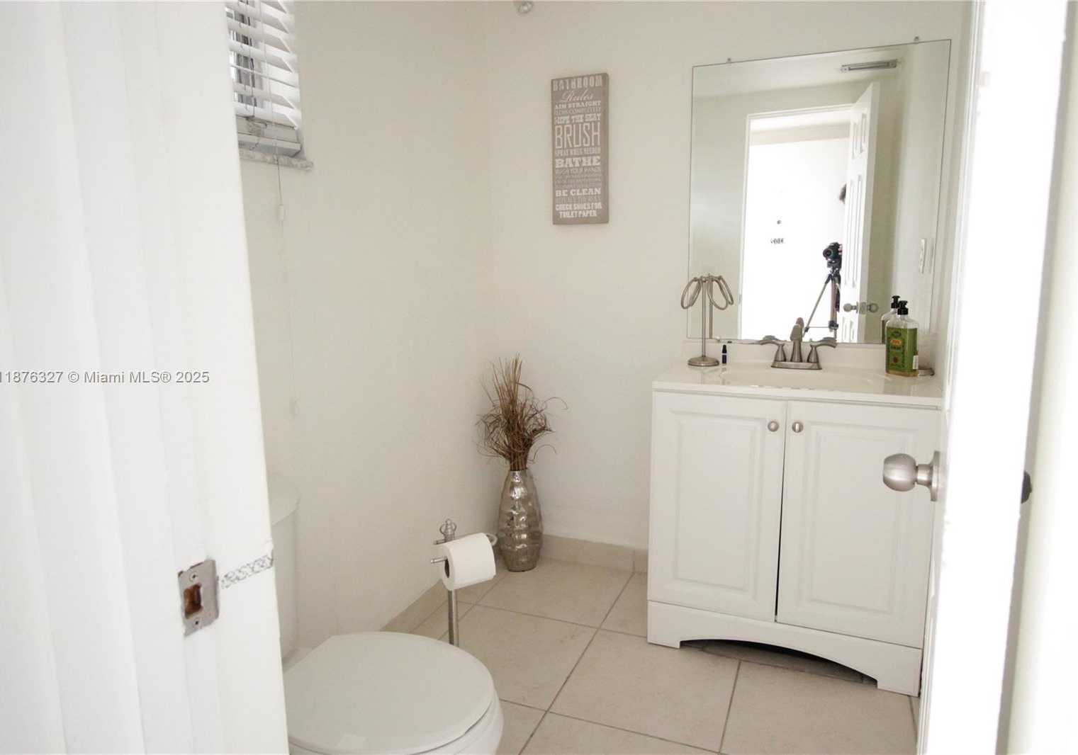 Small Image of 1591 NORTH EAST MIAMI GARDENS DR #302, Miami Number 6