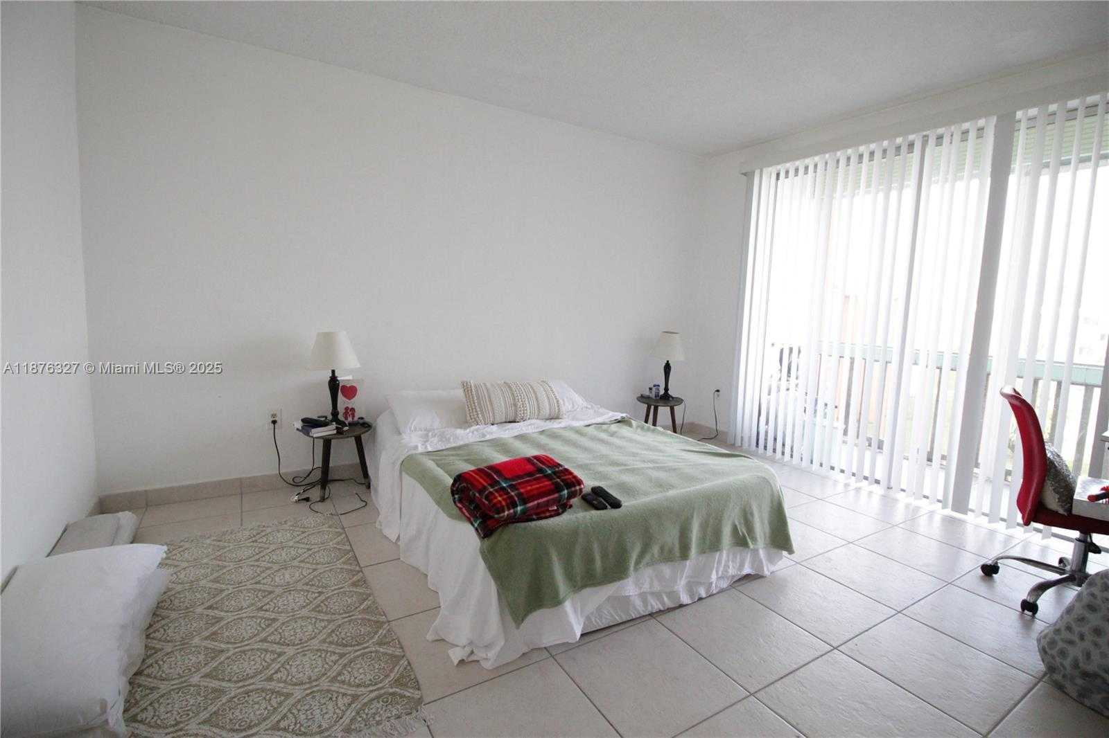 Small Image of 1591 NORTH EAST MIAMI GARDENS DR #302, Miami Number 7