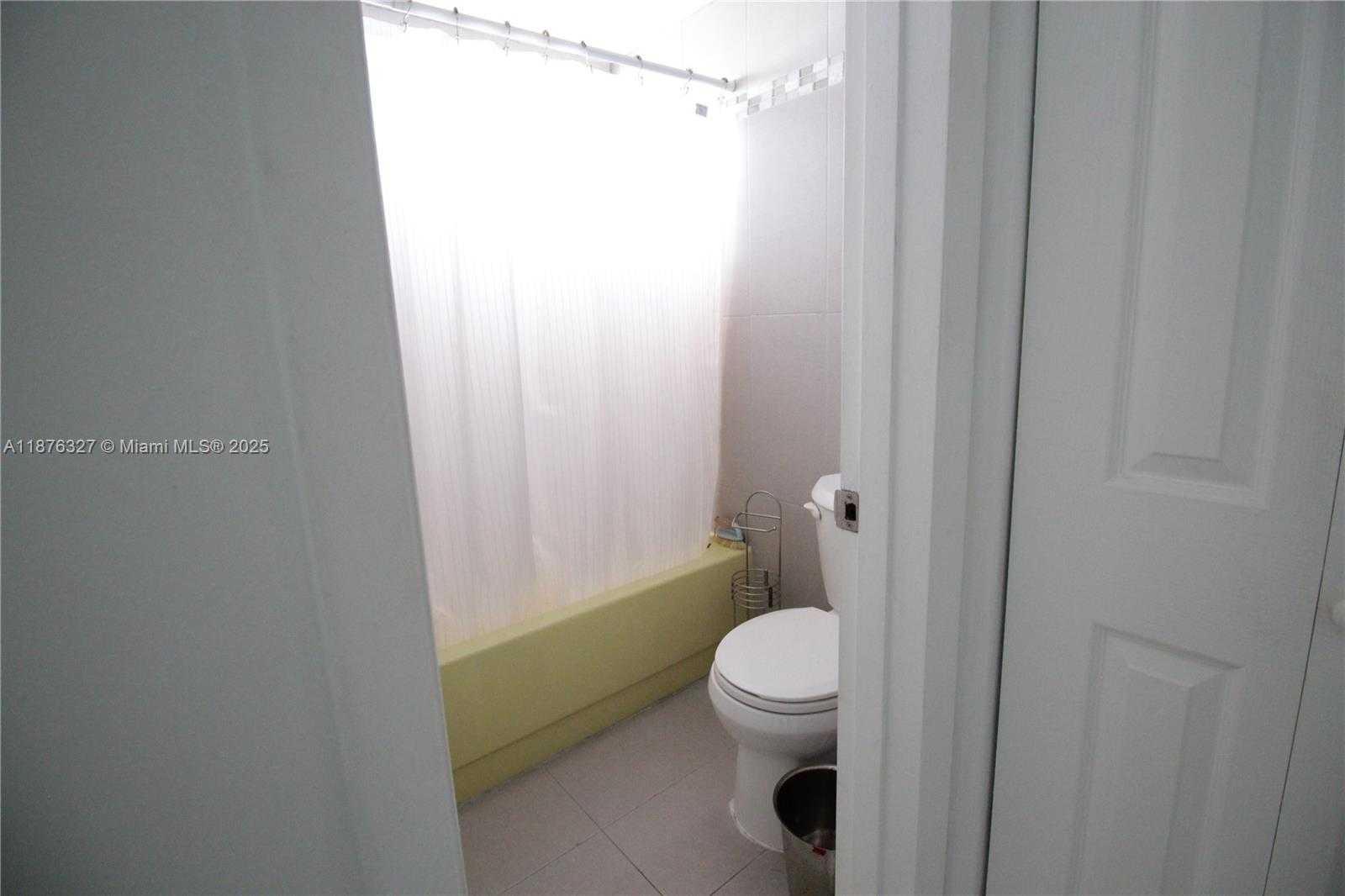 Small Image of 1591 NORTH EAST MIAMI GARDENS DR #302, Miami Number 9