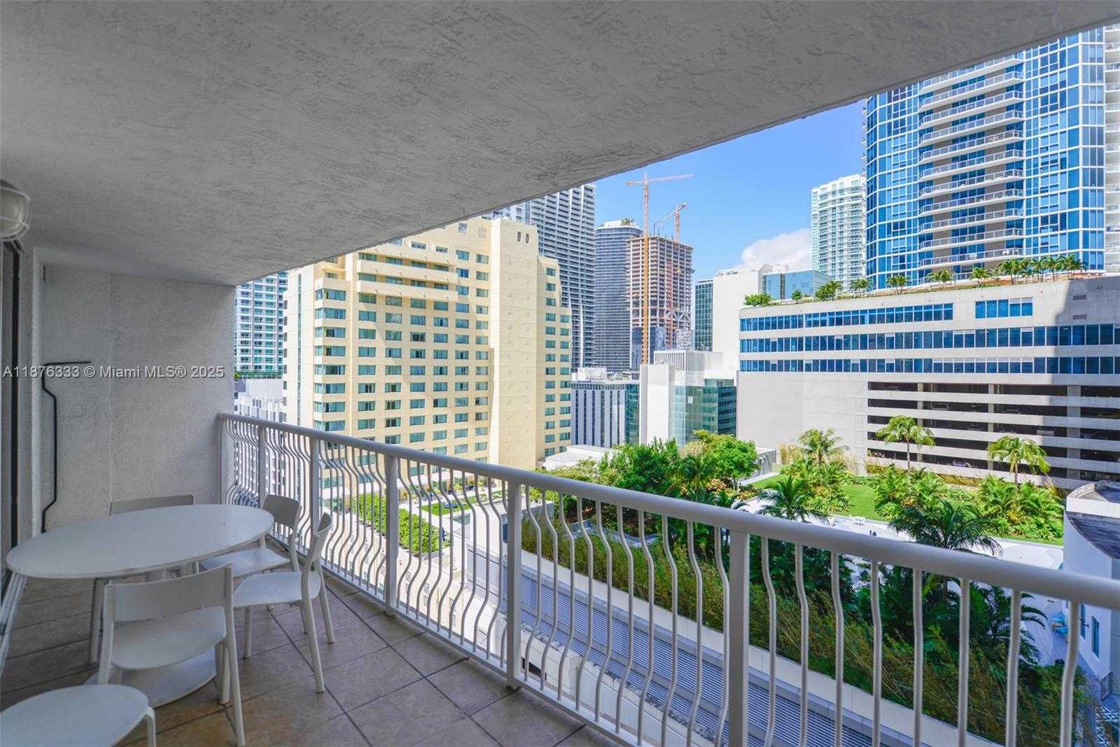 Small Image of 1200 BRICKELL BAY DR #1720, Miami Number 18
