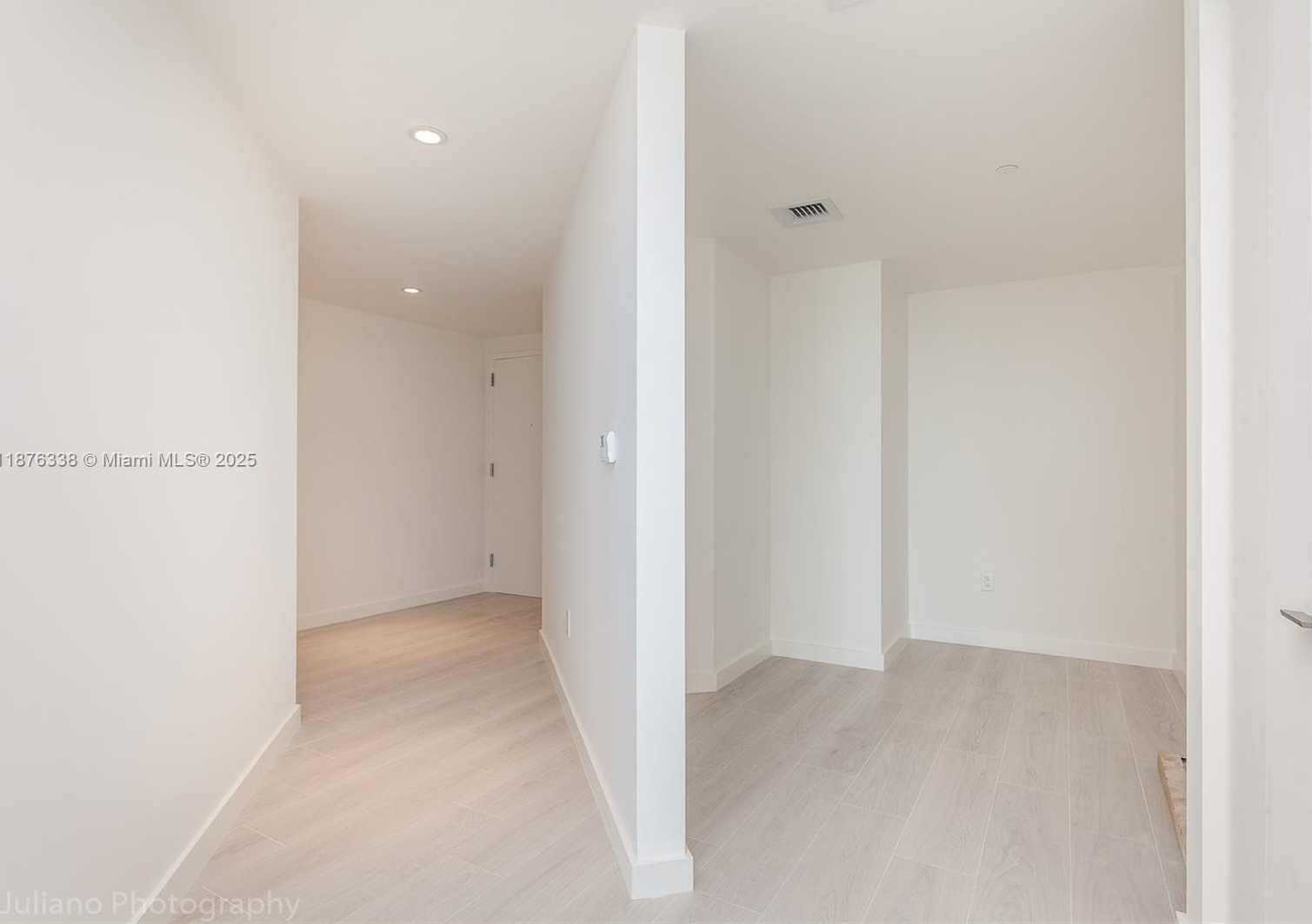 Small Image of 1300 SOUTH MIAMI AVE #3301, Miami Number 19