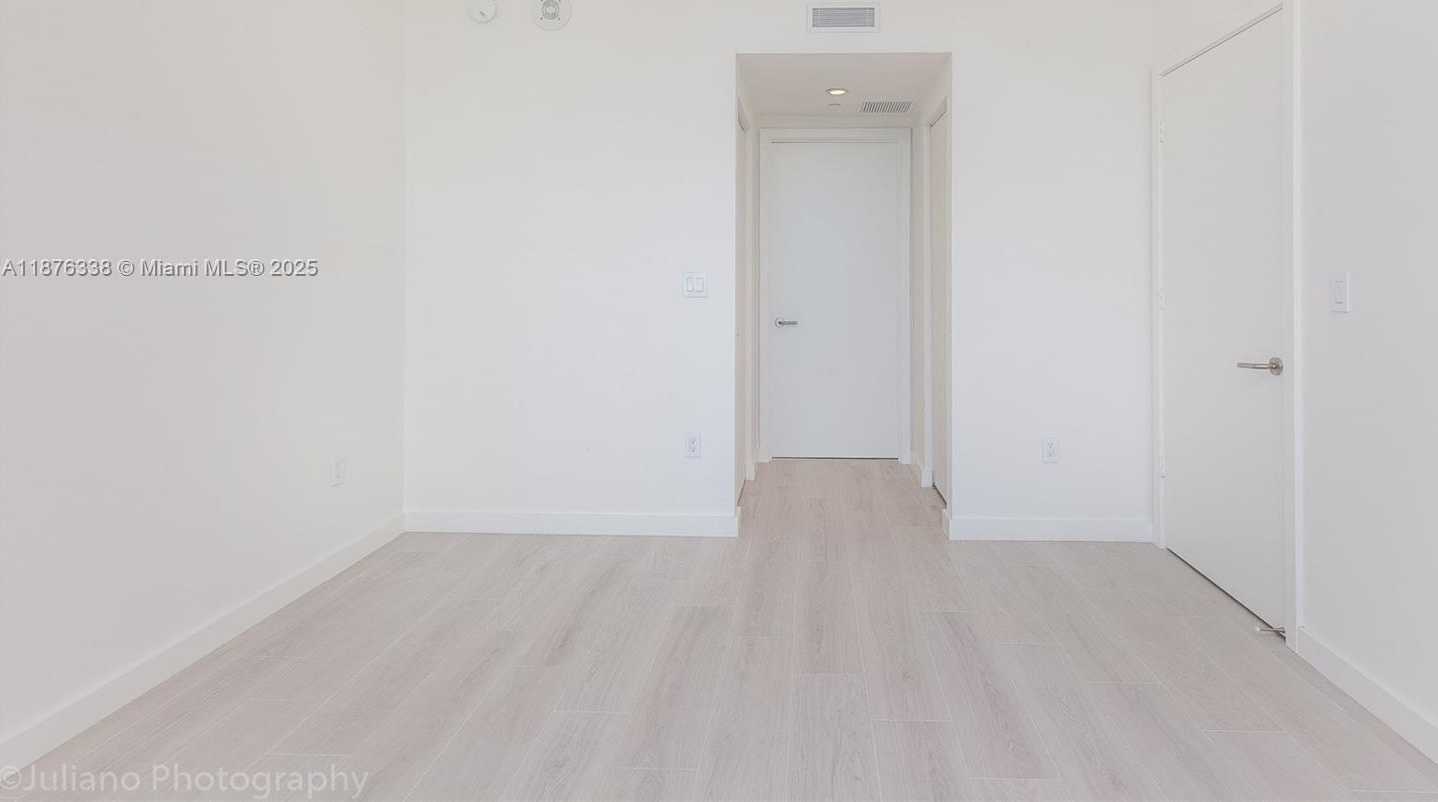Small Image of 1300 SOUTH MIAMI AVE #3301, Miami Number 20