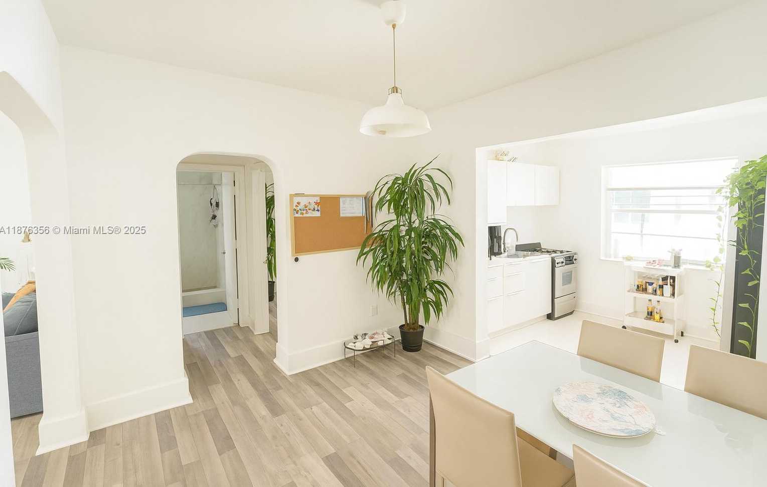 Small Image of 1557 MERIDIAN AVE #105, Miami Beach Number 10