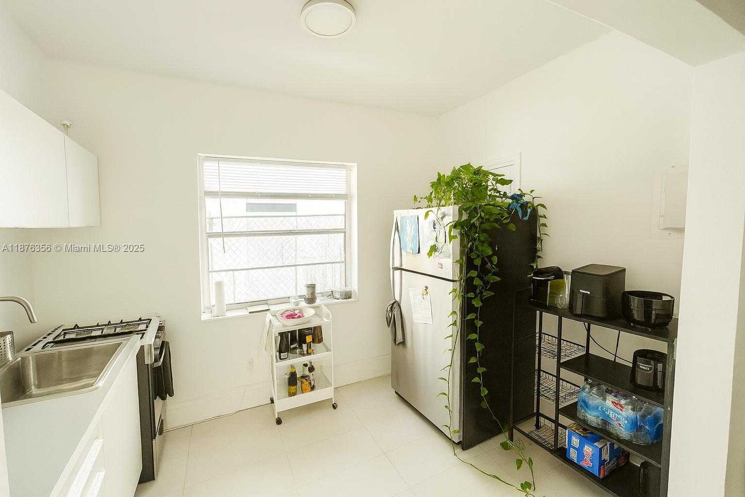 Small Image of 1557 MERIDIAN AVE #105, Miami Beach Number 12
