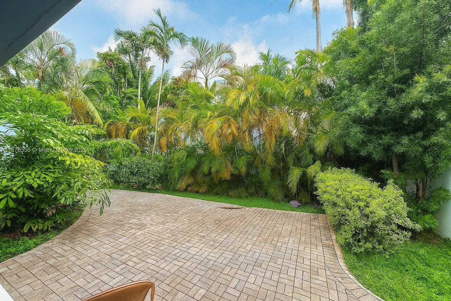 Small Image of 1557 MERIDIAN AVE #105, Miami Beach Number 18