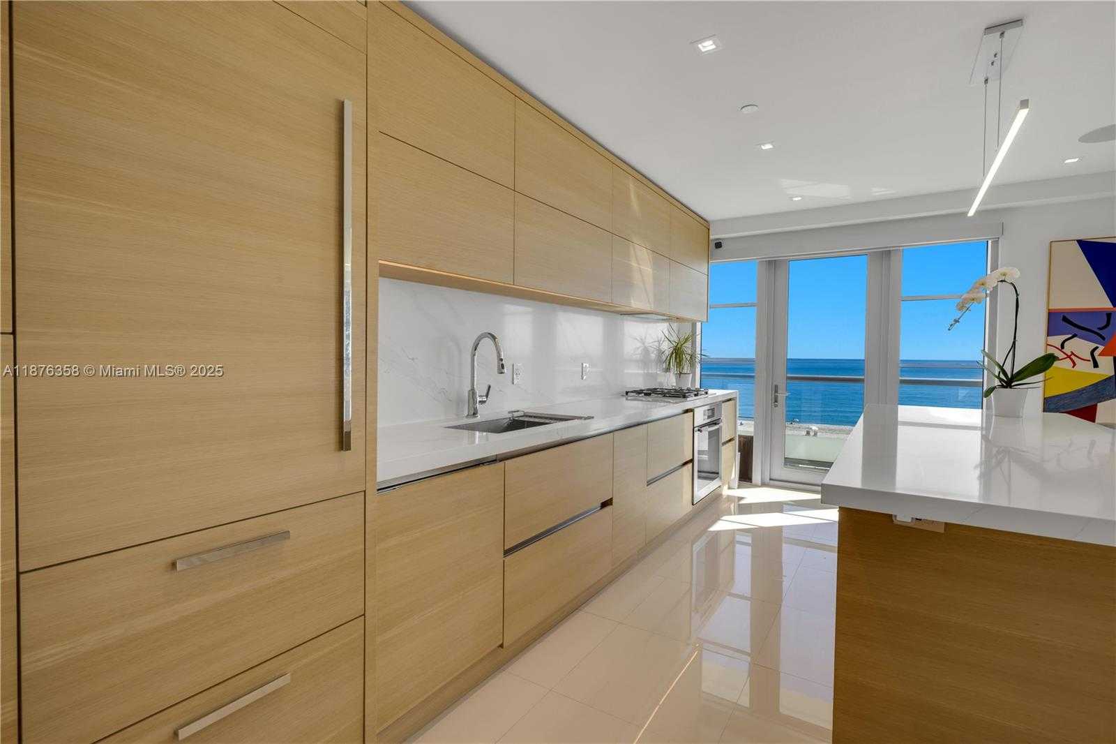 Small Image of 3739 COLLINS AVE #N-501, Miami Beach Number 4