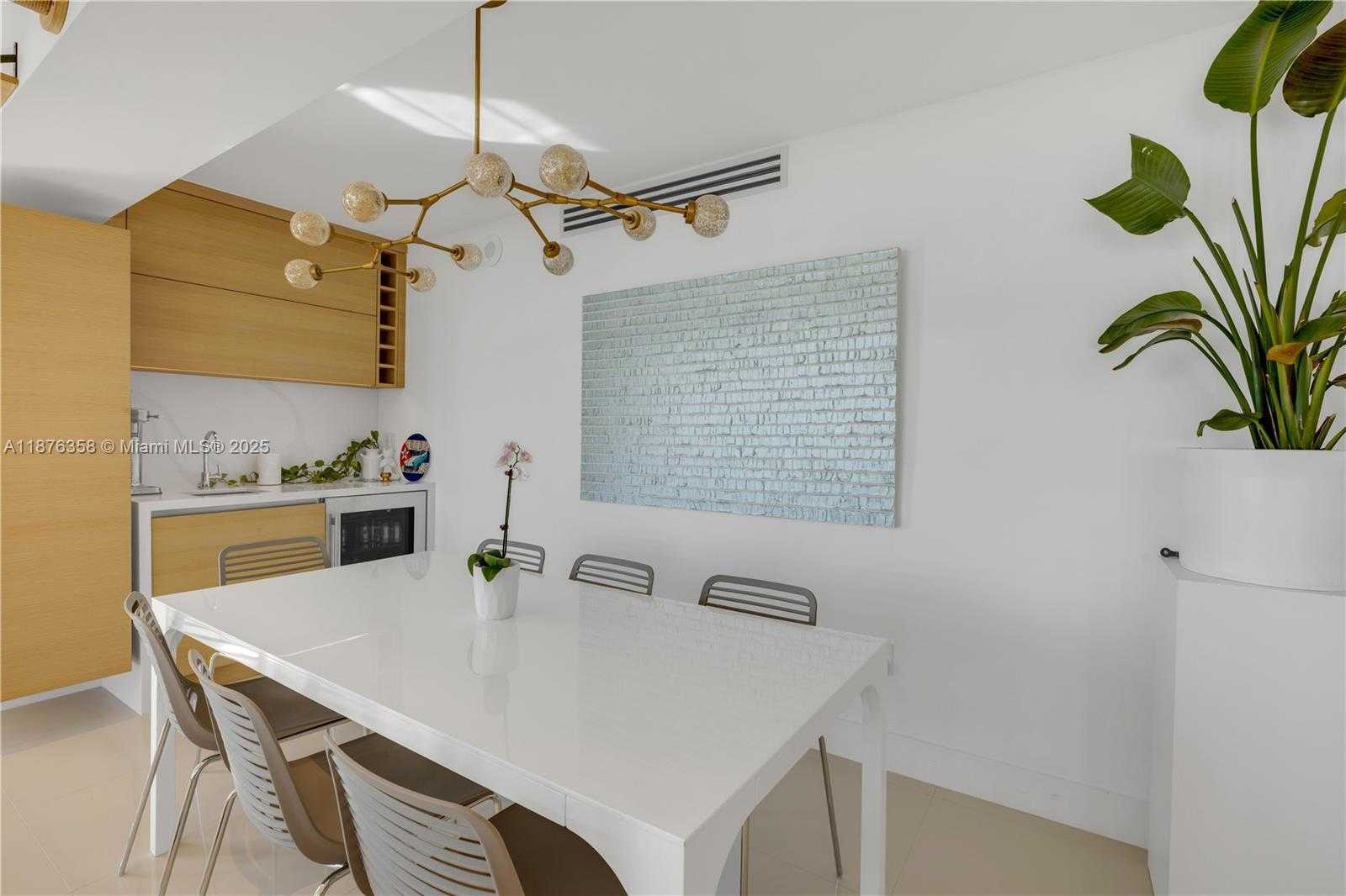 Small Image of 3739 COLLINS AVE #N-501, Miami Beach Number 8