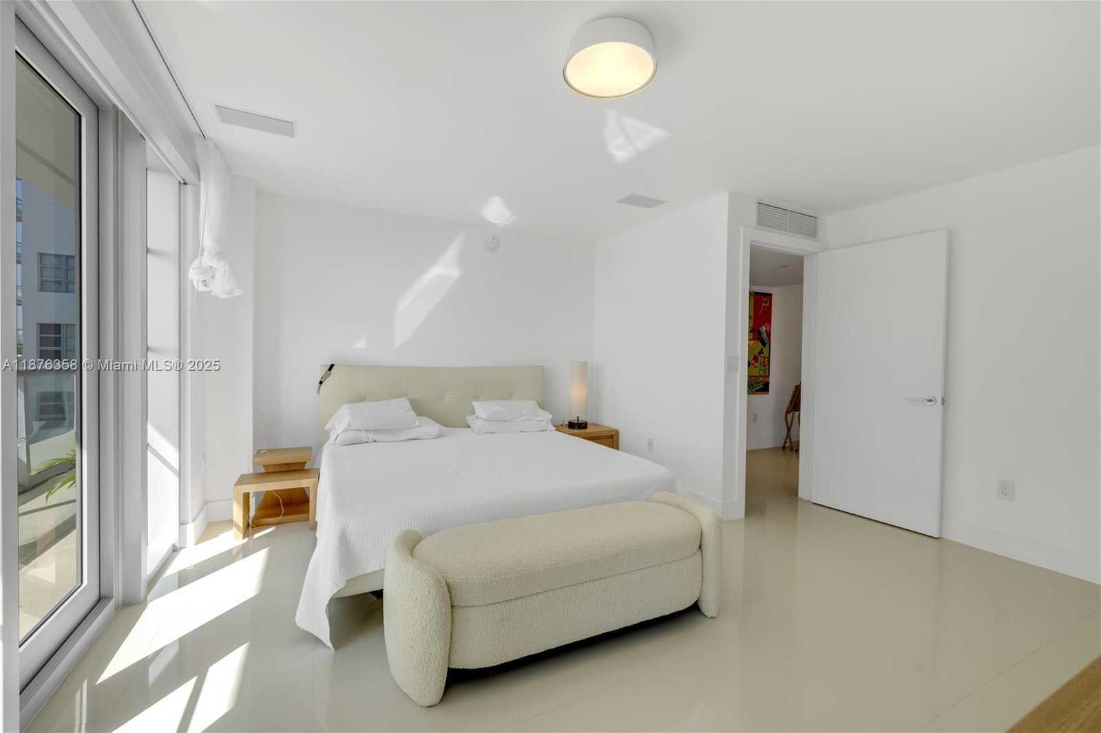 Small Image of 3739 COLLINS AVE #N-501, Miami Beach Number 9
