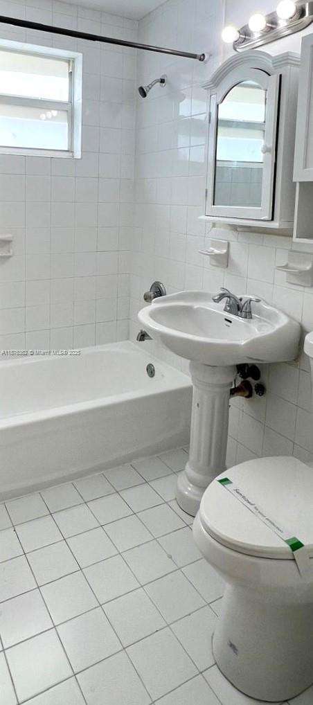 Small Image of 7510 CARLYLE AVE #3, Miami Beach Number 10