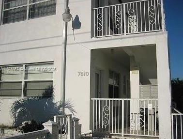Small Image of 7510 CARLYLE AVE #3, Miami Beach Number 13