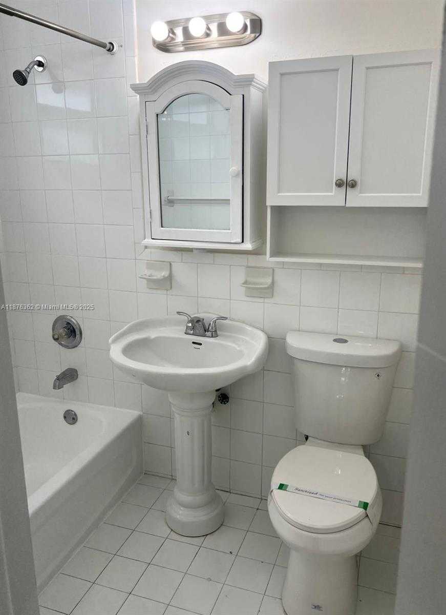 Small Image of 7510 CARLYLE AVE #3, Miami Beach Number 7