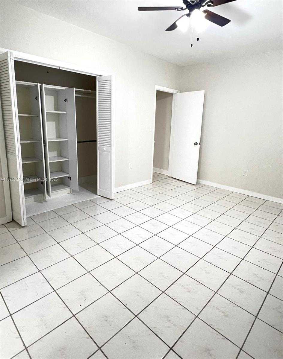 Small Image of 7510 CARLYLE AVE #3, Miami Beach Number 8