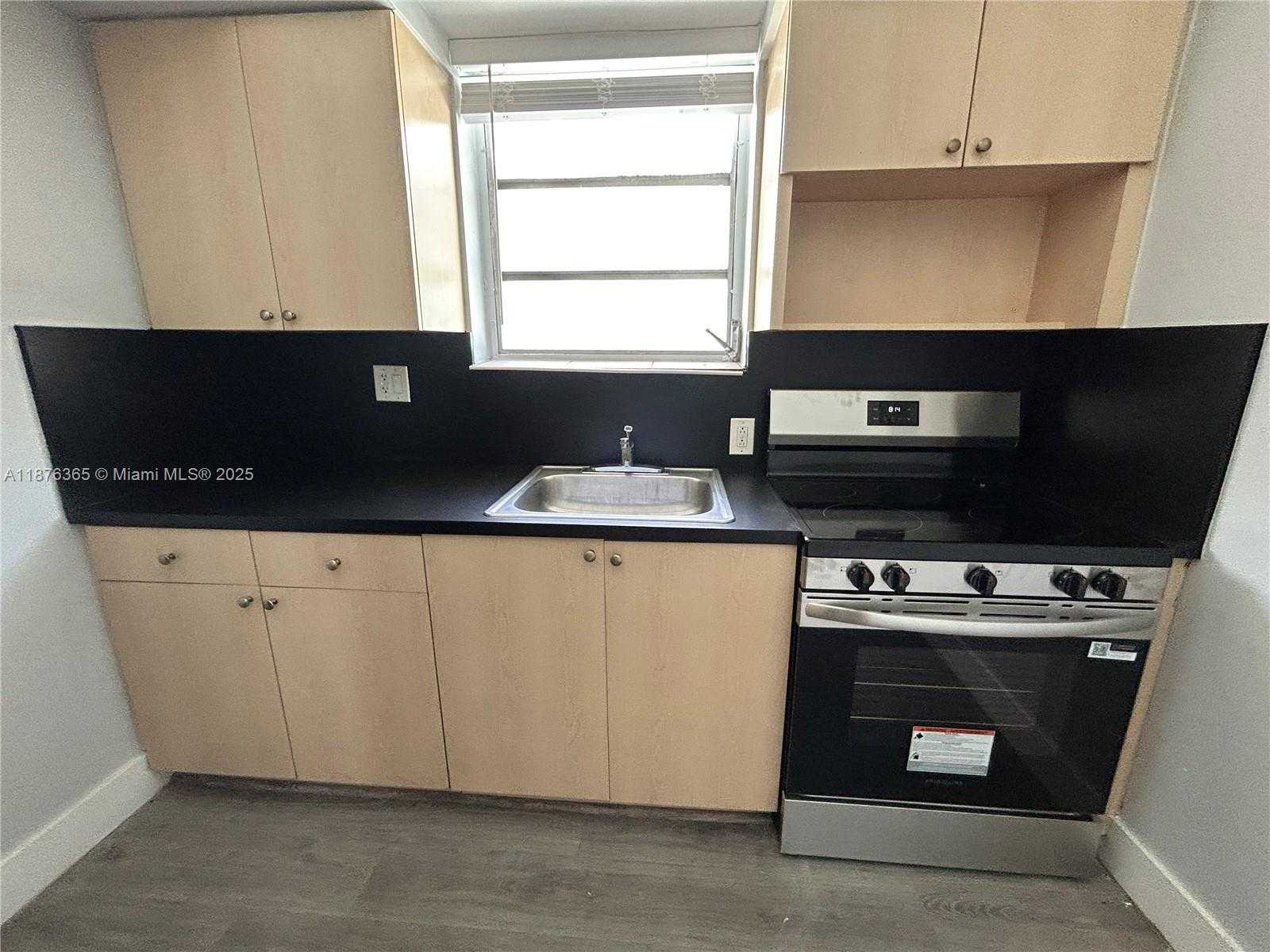 Small Image of 1334 ALTON RD #B6, Miami Beach Number 5