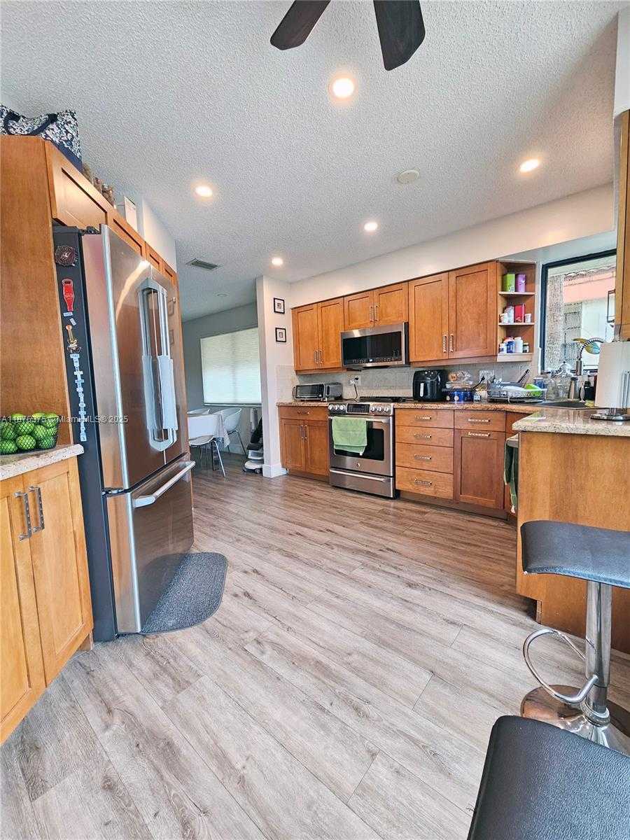 Small Image of 3483 EMERALD OAKS DR #1701, Hollywood Number 10