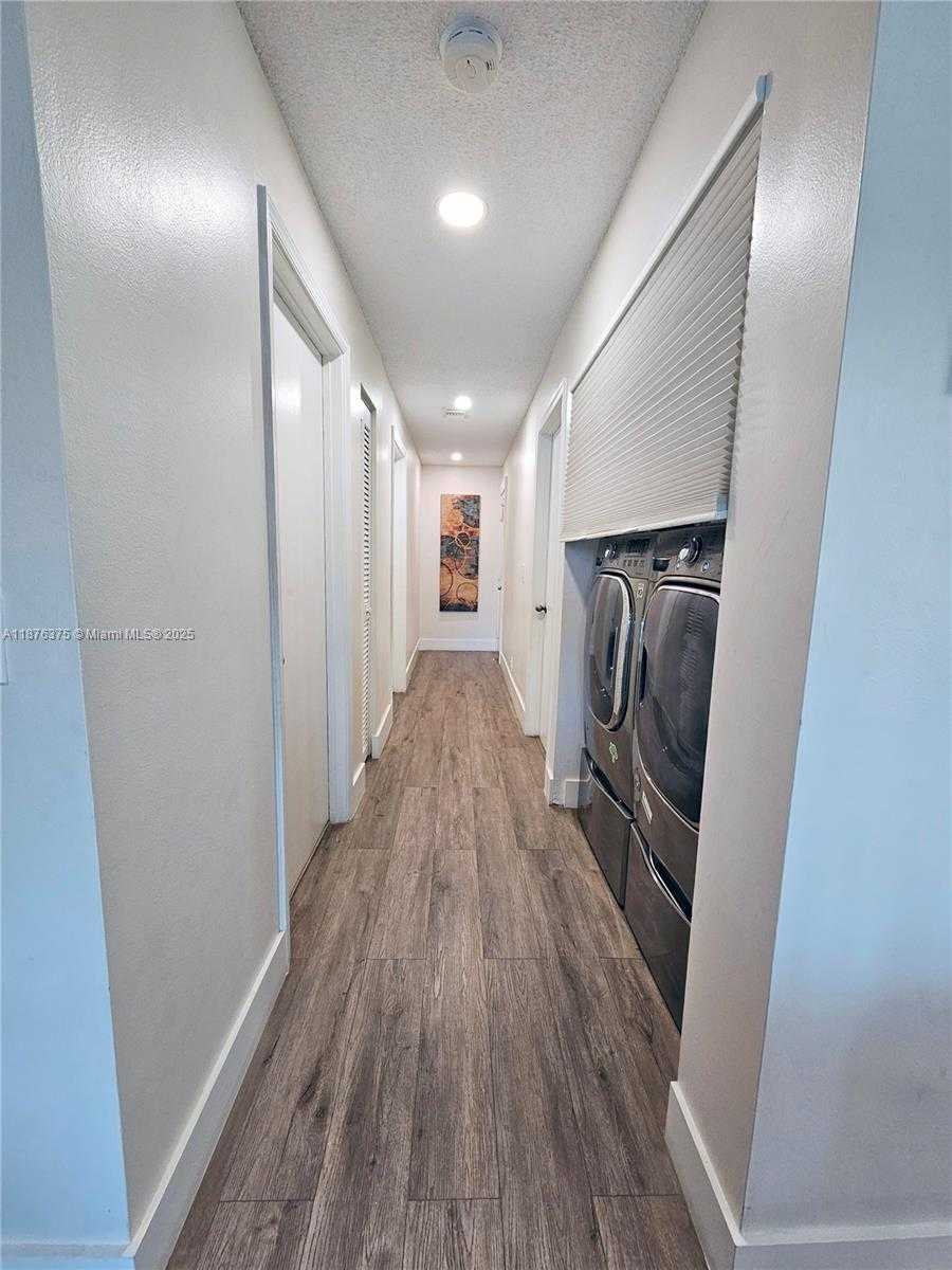 Small Image of 3483 EMERALD OAKS DR #1701, Hollywood Number 12