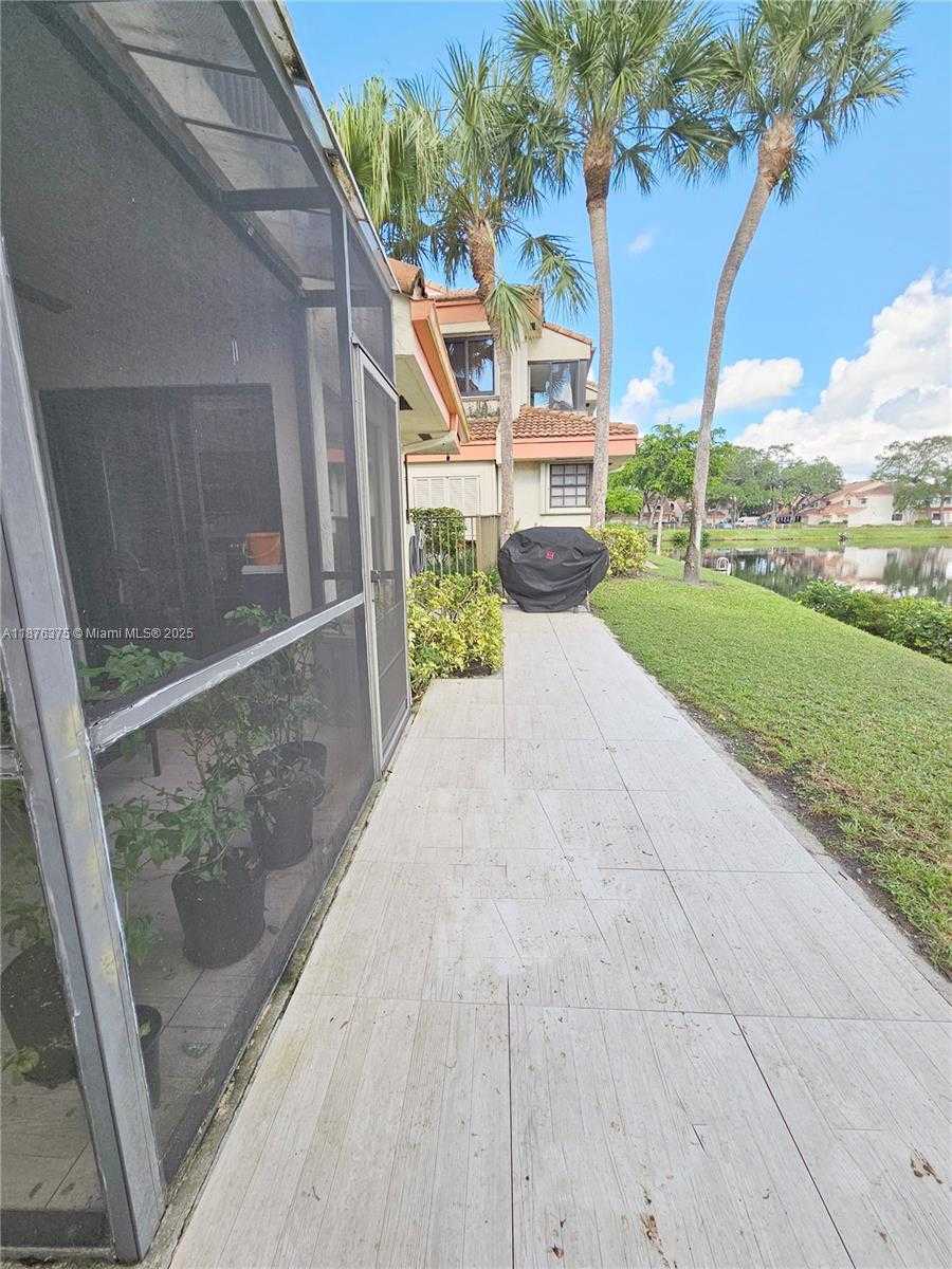 Small Image of 3483 EMERALD OAKS DR #1701, Hollywood Number 33