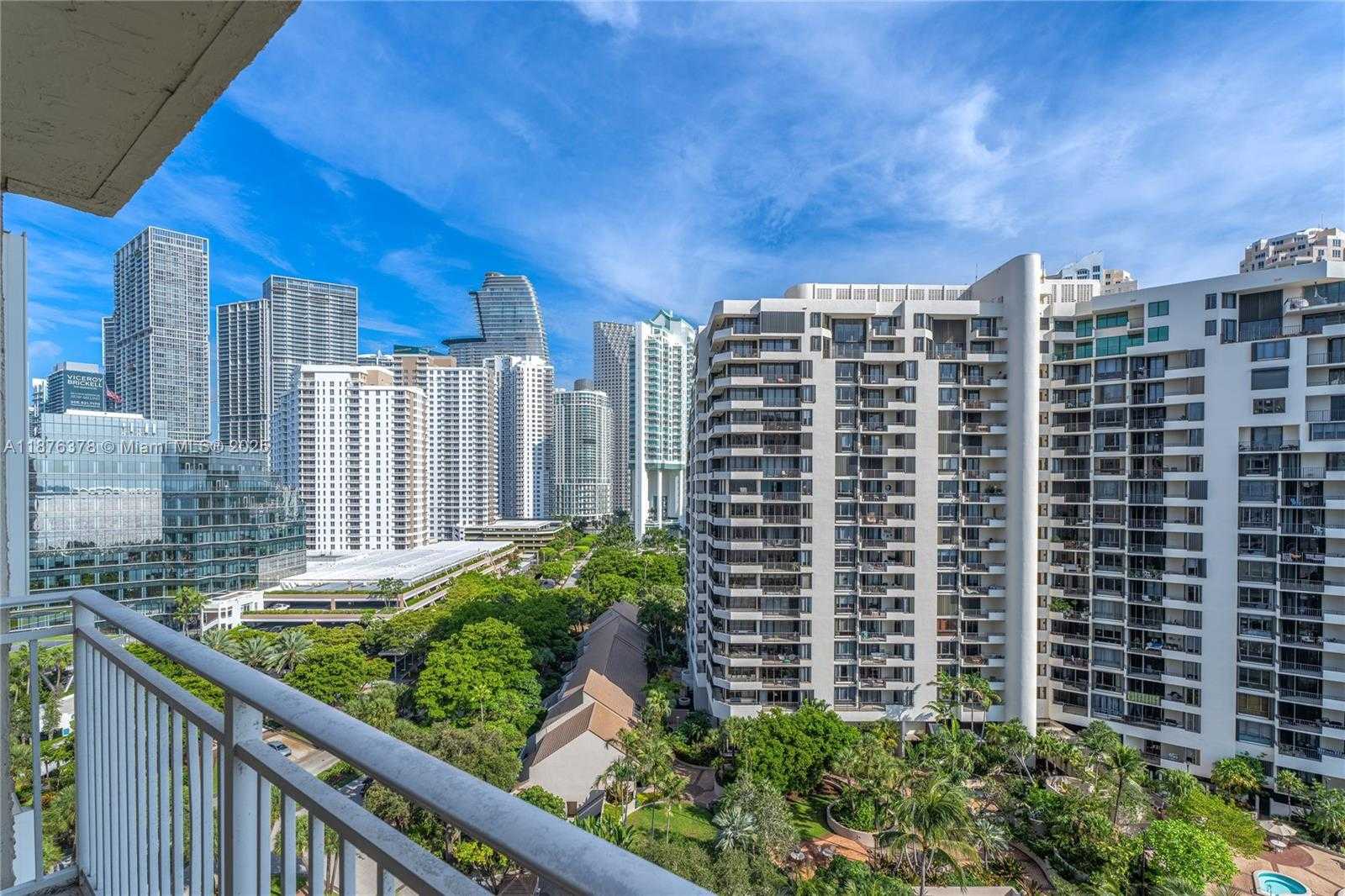 Small Image of 770 CLAUGHTON ISLAND DR #1603, Miami Number 11