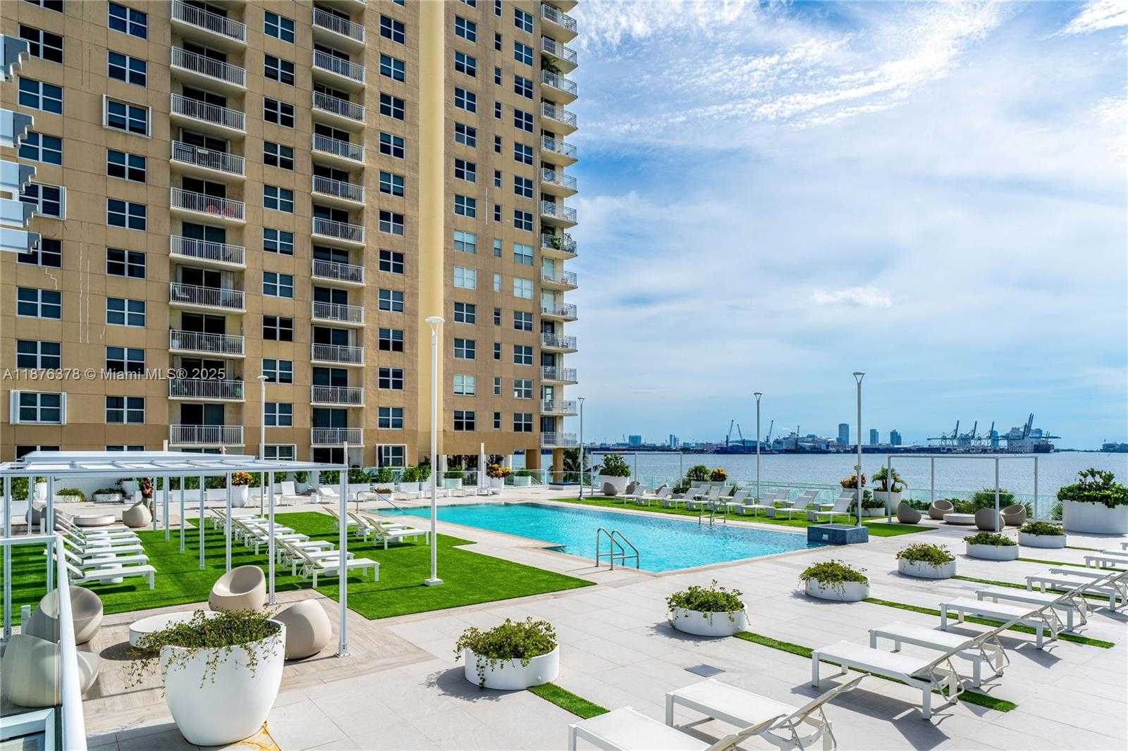 Small Image of 770 CLAUGHTON ISLAND DR #1603, Miami Number 18