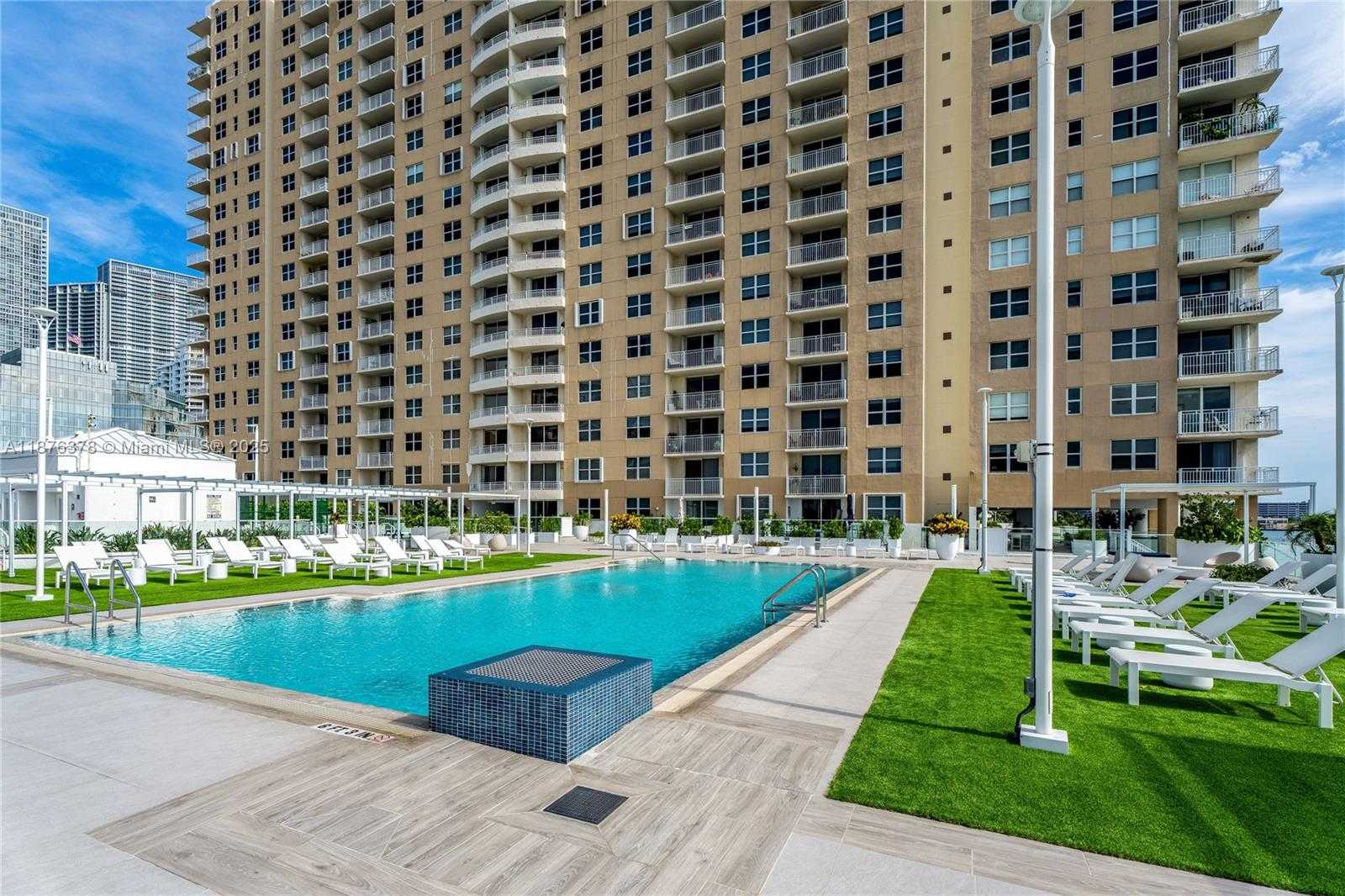 Small Image of 770 CLAUGHTON ISLAND DR #1603, Miami Number 20