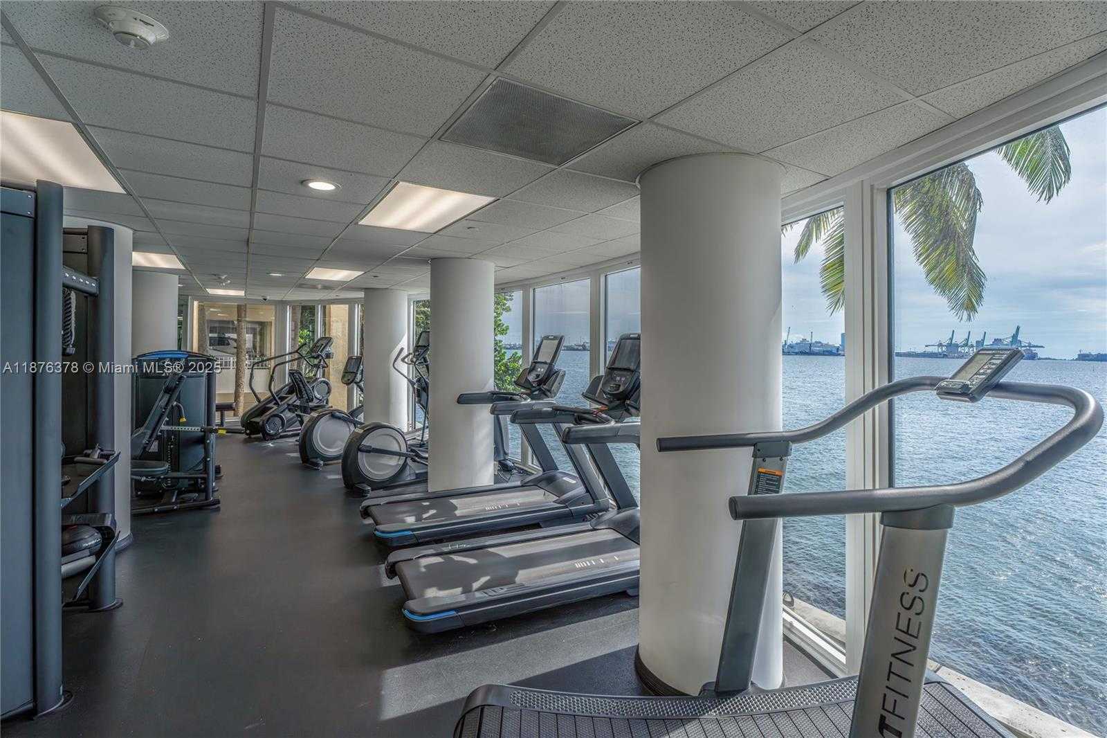 Small Image of 770 CLAUGHTON ISLAND DR #1603, Miami Number 23