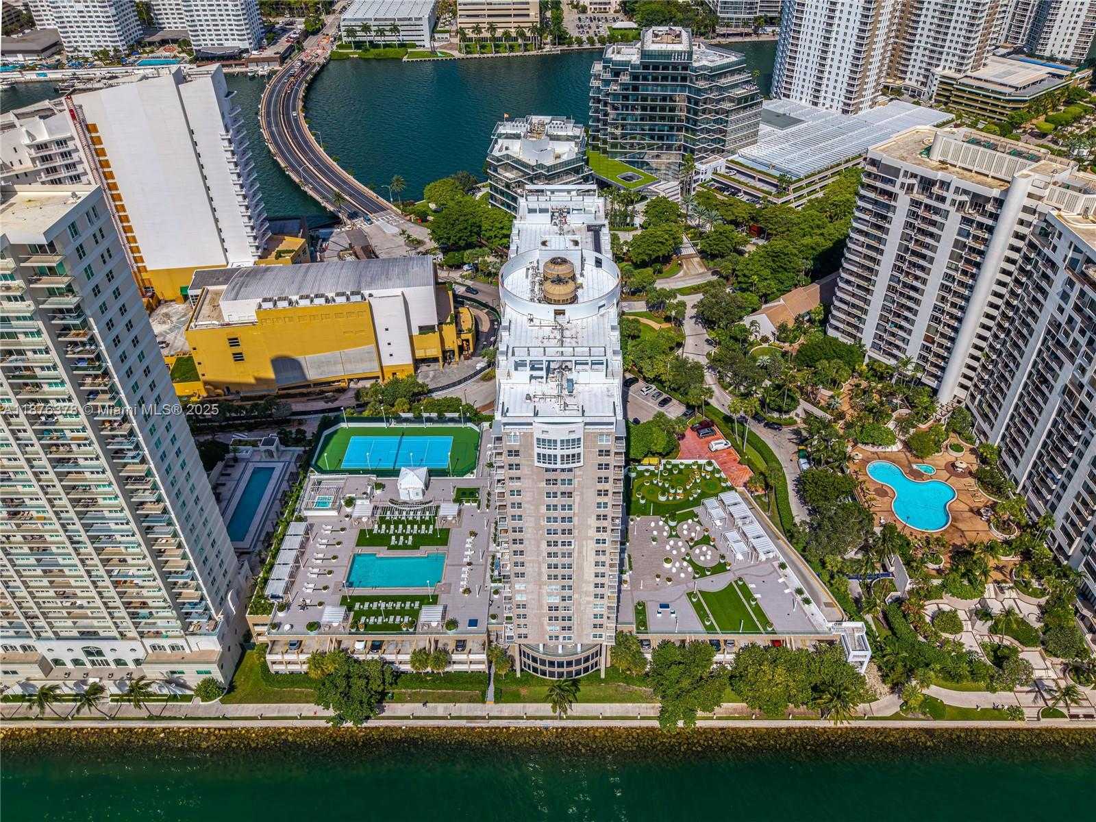 Small Image of 770 CLAUGHTON ISLAND DR #1603, Miami Number 24