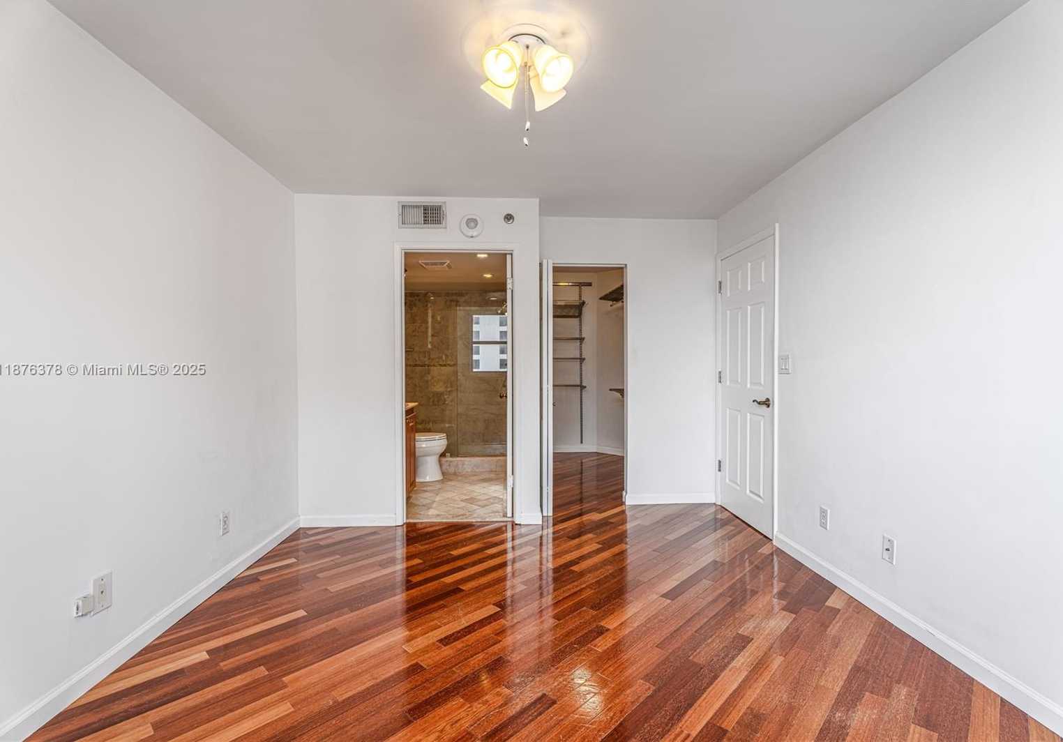 Small Image of 770 CLAUGHTON ISLAND DR #1603, Miami Number 7