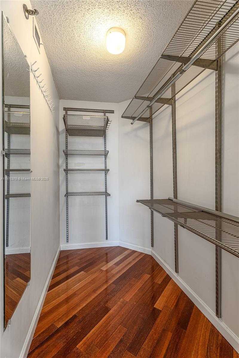 Small Image of 770 CLAUGHTON ISLAND DR #1603, Miami Number 9