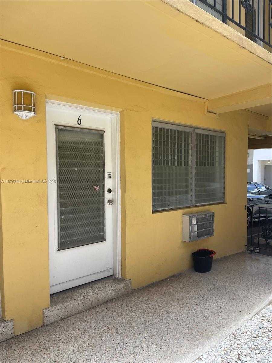 Small Image of 65 WASHINGTON AVE #6, Miami Beach Number 3