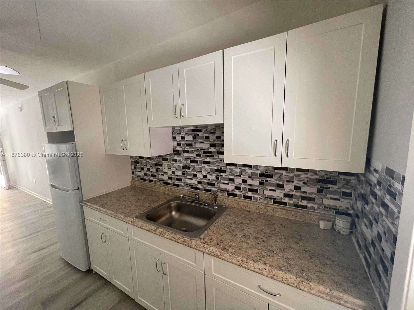 Small Image of 65 WASHINGTON AVE #6, Miami Beach Number 4