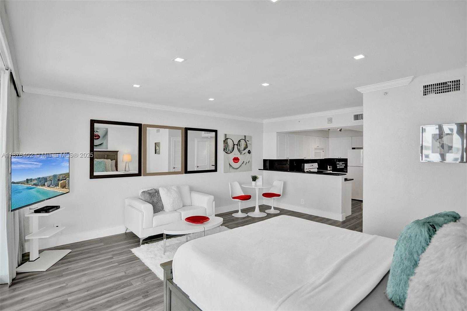 Small Image of 2501 SOUTH OCEAN DR #PH37 (available Nov), Hollywood Number 4