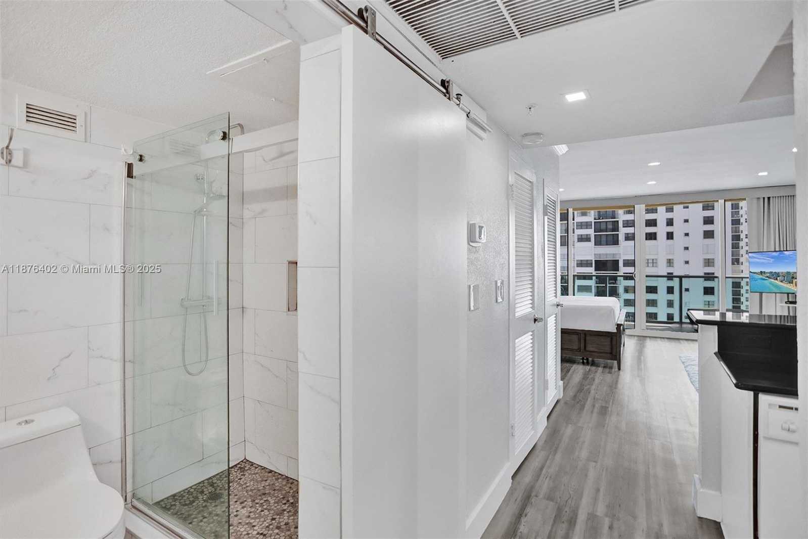 Small Image of 2501 SOUTH OCEAN DR #PH37 (available Nov), Hollywood Number 9